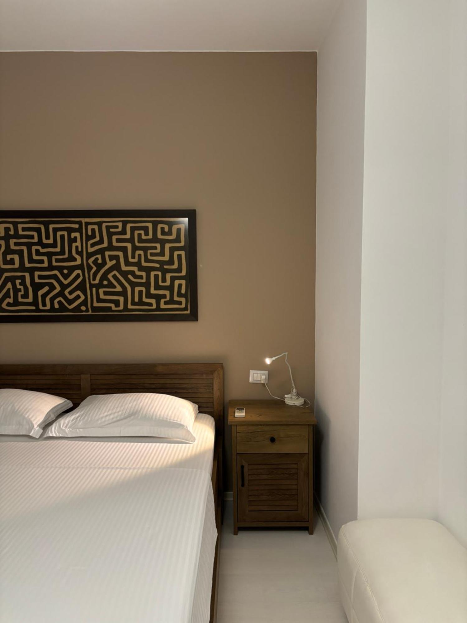 Tam Serviced 2Bdr Apartment City Center No6 地拉那 外观 照片