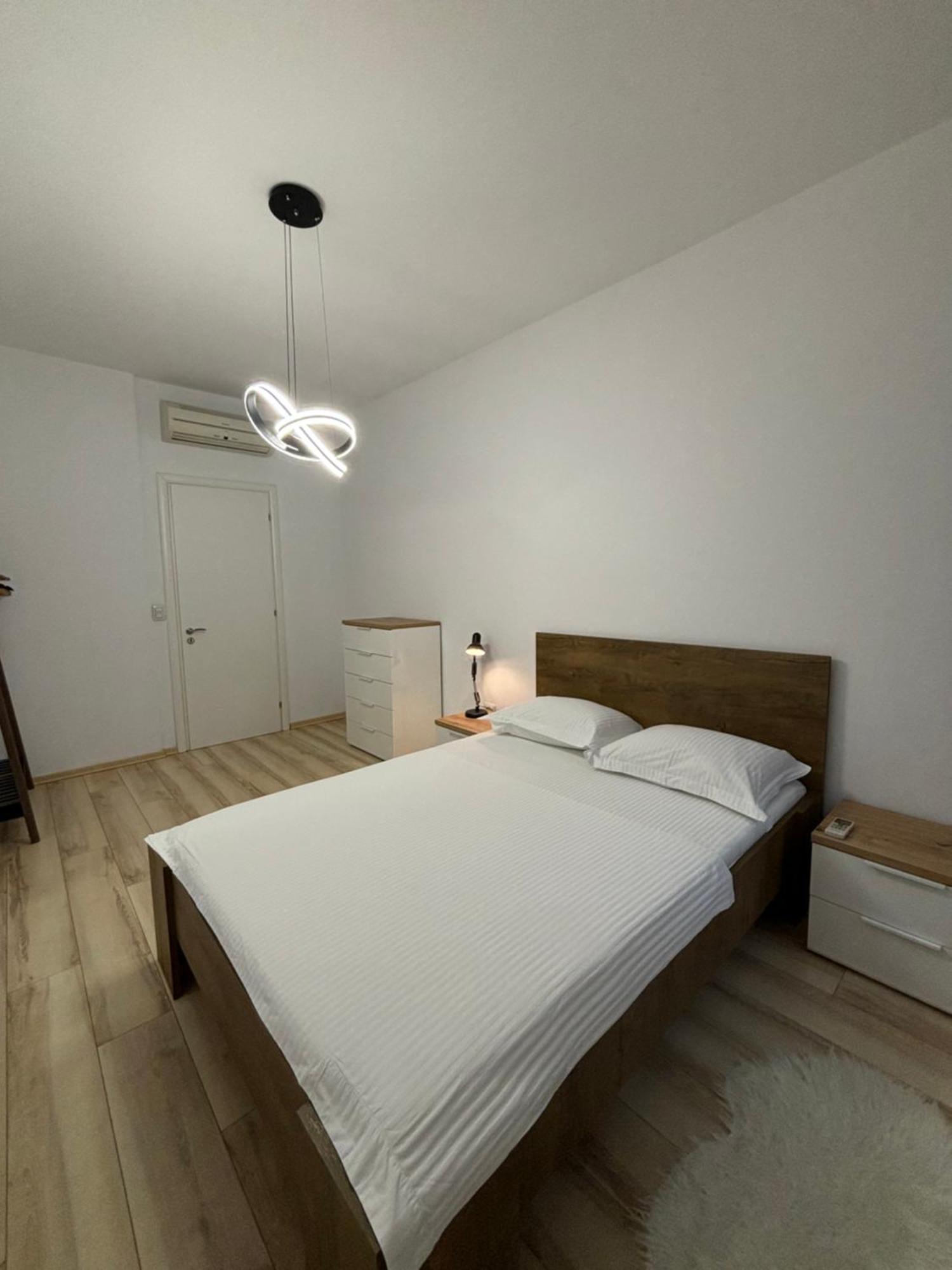 Tam Serviced 2Bdr Apartment City Center No6 地拉那 外观 照片
