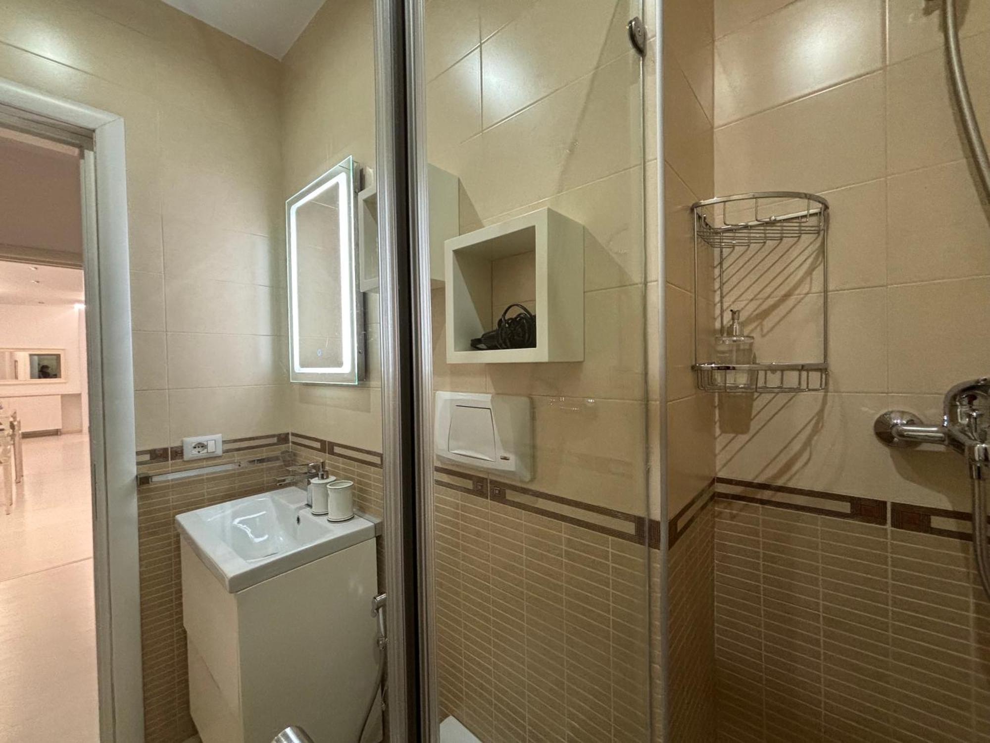 Tam Serviced 2Bdr Apartment City Center No6 地拉那 外观 照片