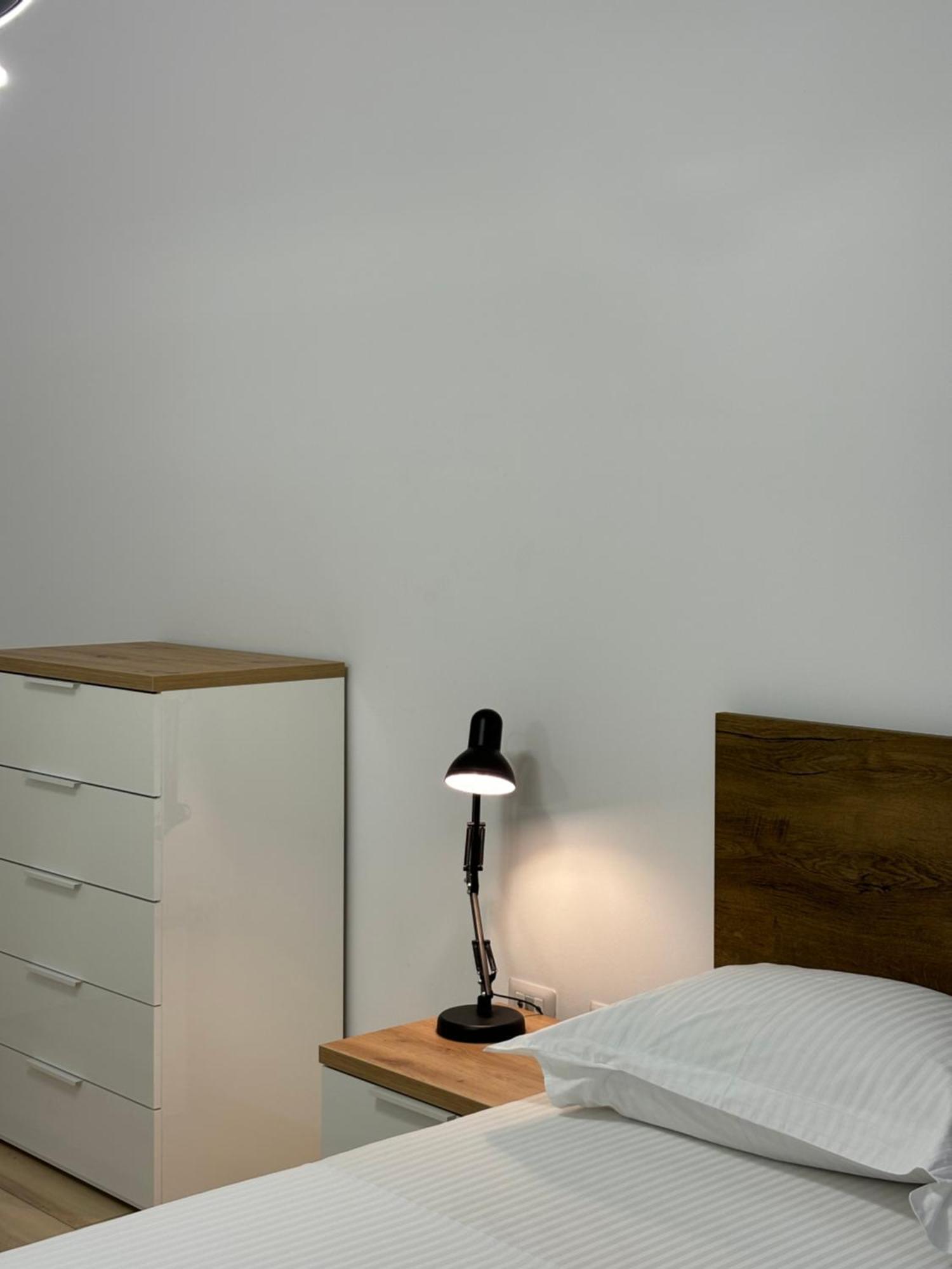 Tam Serviced 2Bdr Apartment City Center No6 地拉那 外观 照片